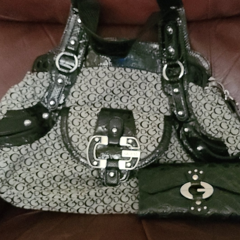 Guess bag and wallet
